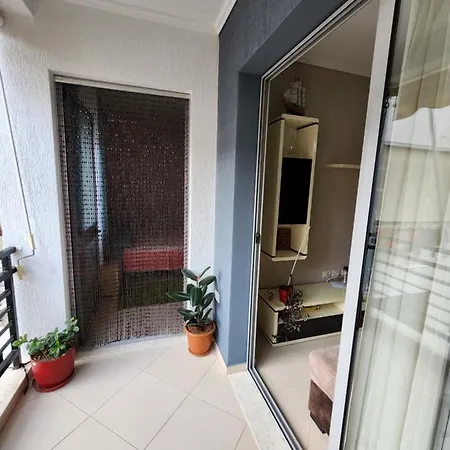 Apartment 1-bedroom Unit In